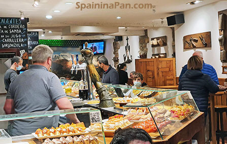 Pintxos bar Aralar in San Sebastian.